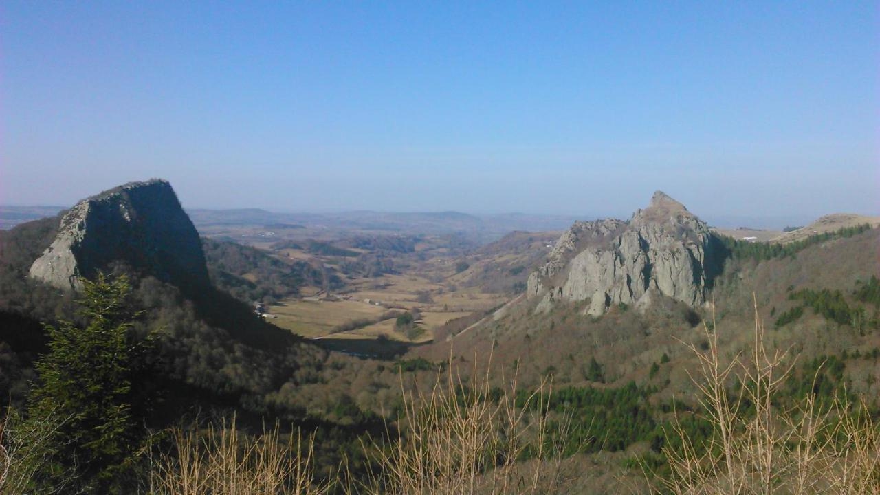 Lilas, Gite Saint Antoine, Orcival, Entre Sancy Et Volcans. Buitenkant foto